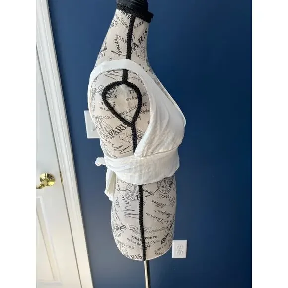 Blue Blush white halter crisscross back Tie crop top - Picture 4 of 5